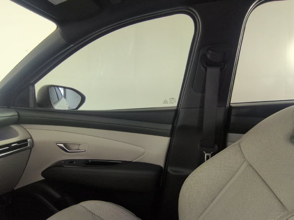 Used 2025 Hyundai Tucson Limited AWD/4WD image 28