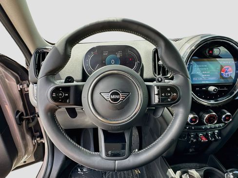Used 2024 MINI Cooper Countryman S w/ Premium Package FWD image 11