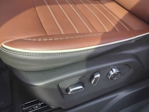 Used 2024 GMC Yukon Denali Ultimate image 17