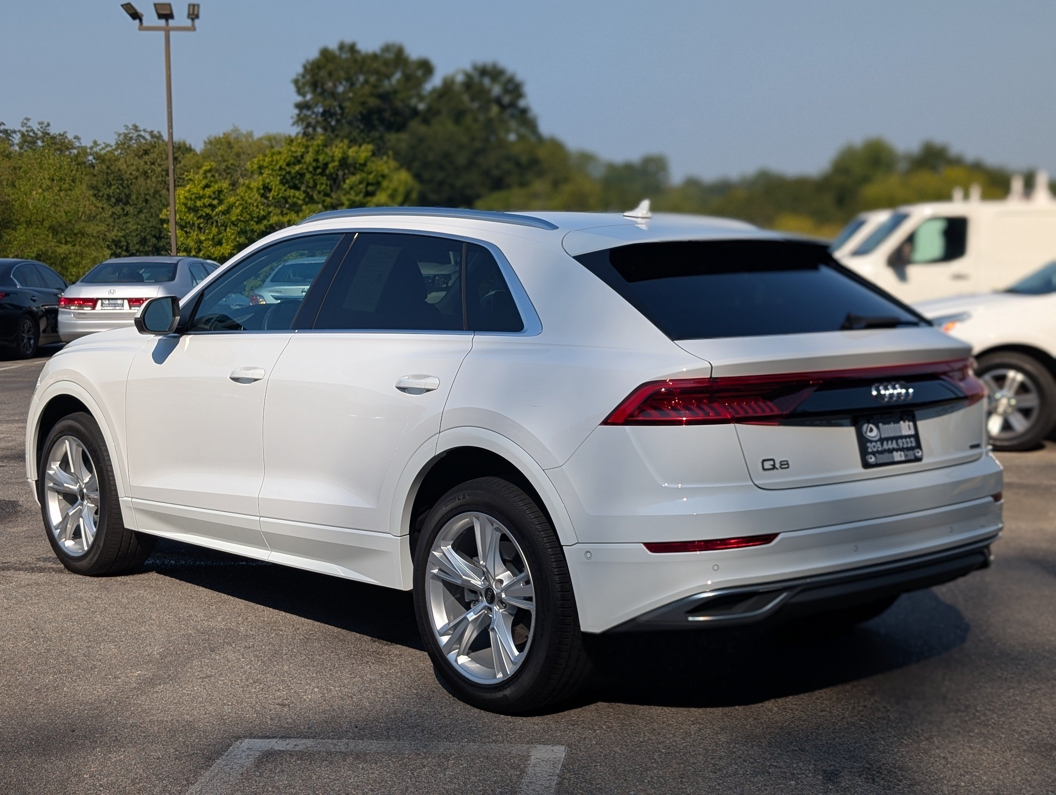 Used 2023 Audi Q8 Premium w/ Convenience Package AWD/4WD image 7