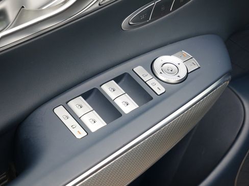 Used 2023 Genesis GV70 2.5T w/ Sport Prestige Package image 22