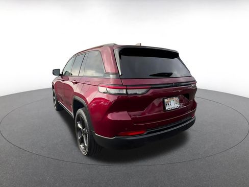 Used 2023 Jeep Grand Cherokee Altitude image 10