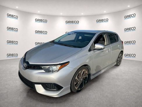 Used 2018 Toyota Corolla iM FWD image 3