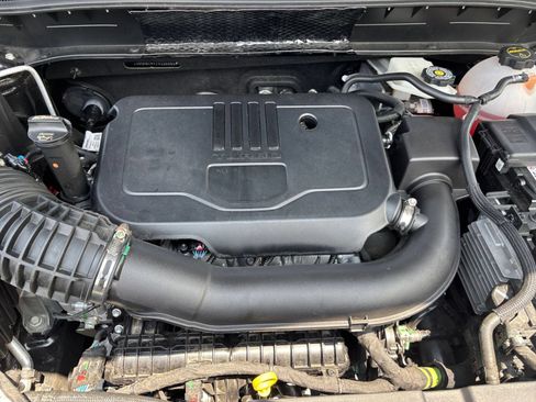Used 2025 Chevrolet Blazer LT FWD image 22