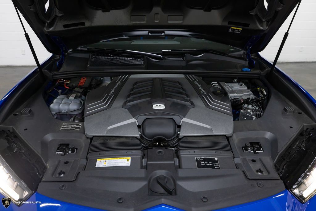 Used 2024 Lamborghini Urus Performante AWD/4WD image 4