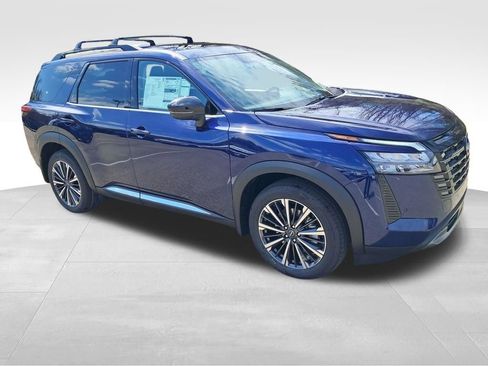 New 2026 Nissan Pathfinder Platinum w/ Lighting Package AWD/4WD image 8