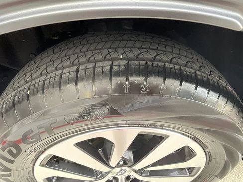 Used 2025 Subaru Outback Premium AWD/4WD image 11