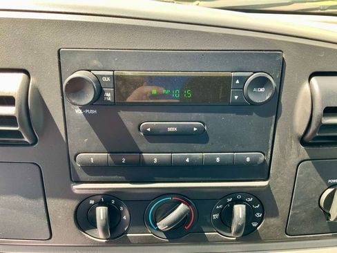 Used 2006 Ford F250 XL RWD image 11