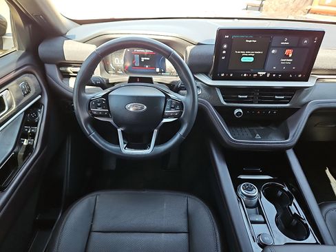 Used 2025 Ford Explorer Platinum w/ LUX Leather Package AWD/4WD image 8