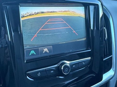 Used 2018 Chevrolet Traverse LT image 9