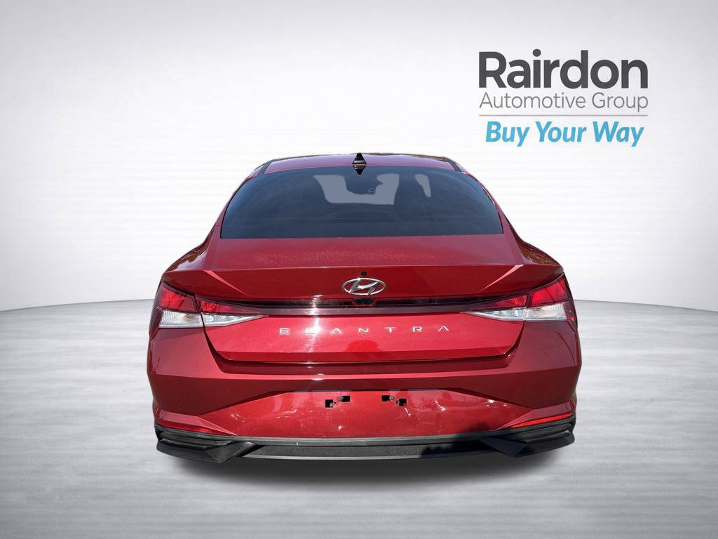 Used 2022 Hyundai Elantra SE FWD image 6