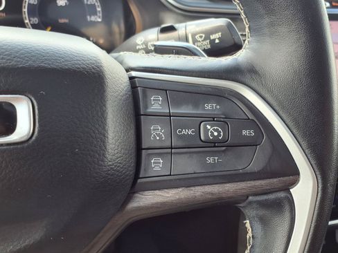 Used 2021 Jeep Grand Cherokee L Limited AWD/4WD image 17