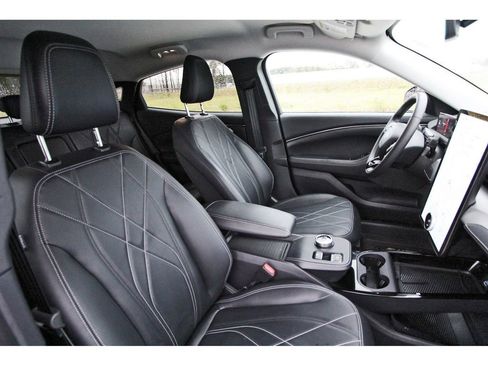 Used 2023 Ford Mustang Mach-E Select image 27