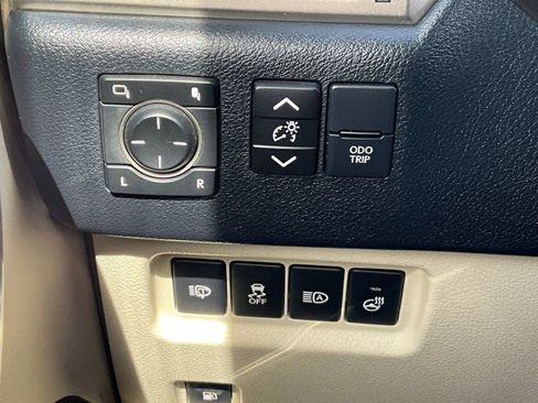 Used 2021 Lexus GX 460 Premium w/ Accessory Package image 13