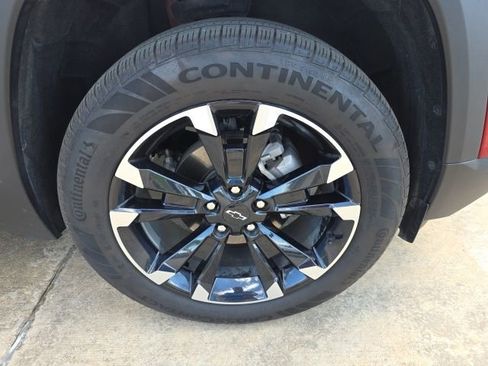 Used 2025 Chevrolet Equinox RS w/ Convenience Package III image 11