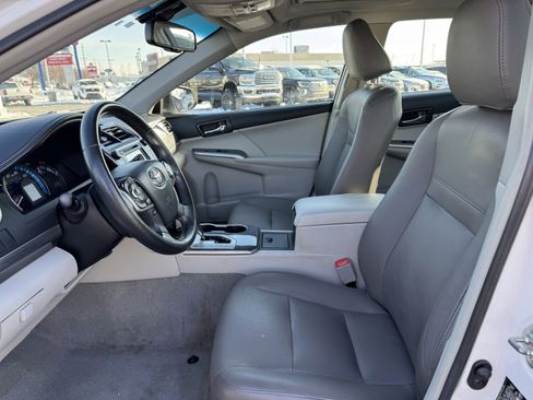 Used 2014 Toyota Camry XLE image 26