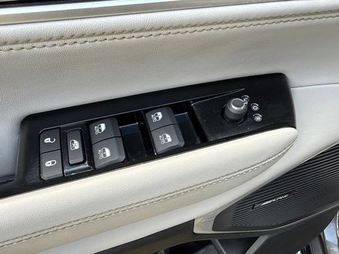 Used 2023 Jeep Wagoneer Series II w/ Premium Group I AWD/4WD image 36