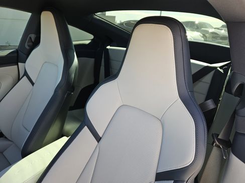 Certified 2025 Porsche 911 Carrera image 6