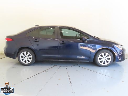 Used 2024 Toyota Corolla LE FWD image 2
