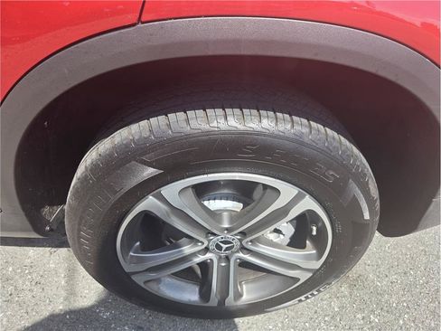 Used 2017 Mercedes-Benz GLC 300 4MATIC image 12
