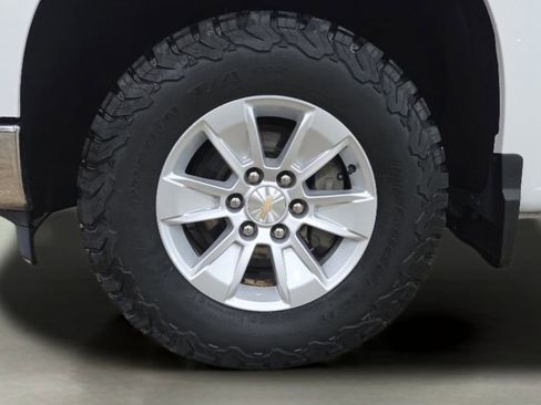 Used 2024 Chevrolet Silverado 1500 LT AWD/4WD image 28