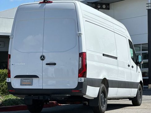New 2024 Mercedes-Benz eSprinter 170 Cargo image 6