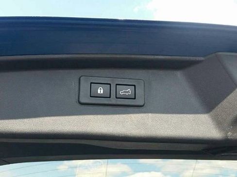 Used 2024 Subaru Outback Wilderness image 17