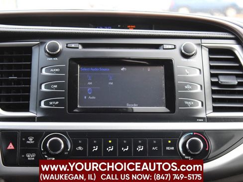 Used 2019 Toyota Highlander AWD V6 image 23