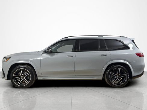 Used 2024 Mercedes-Benz GLS 450 4MATIC image 2