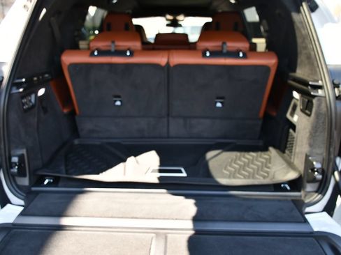 Used 2025 BMW X7 xDrive40i w/ M Sport Package AWD/4WD image 25