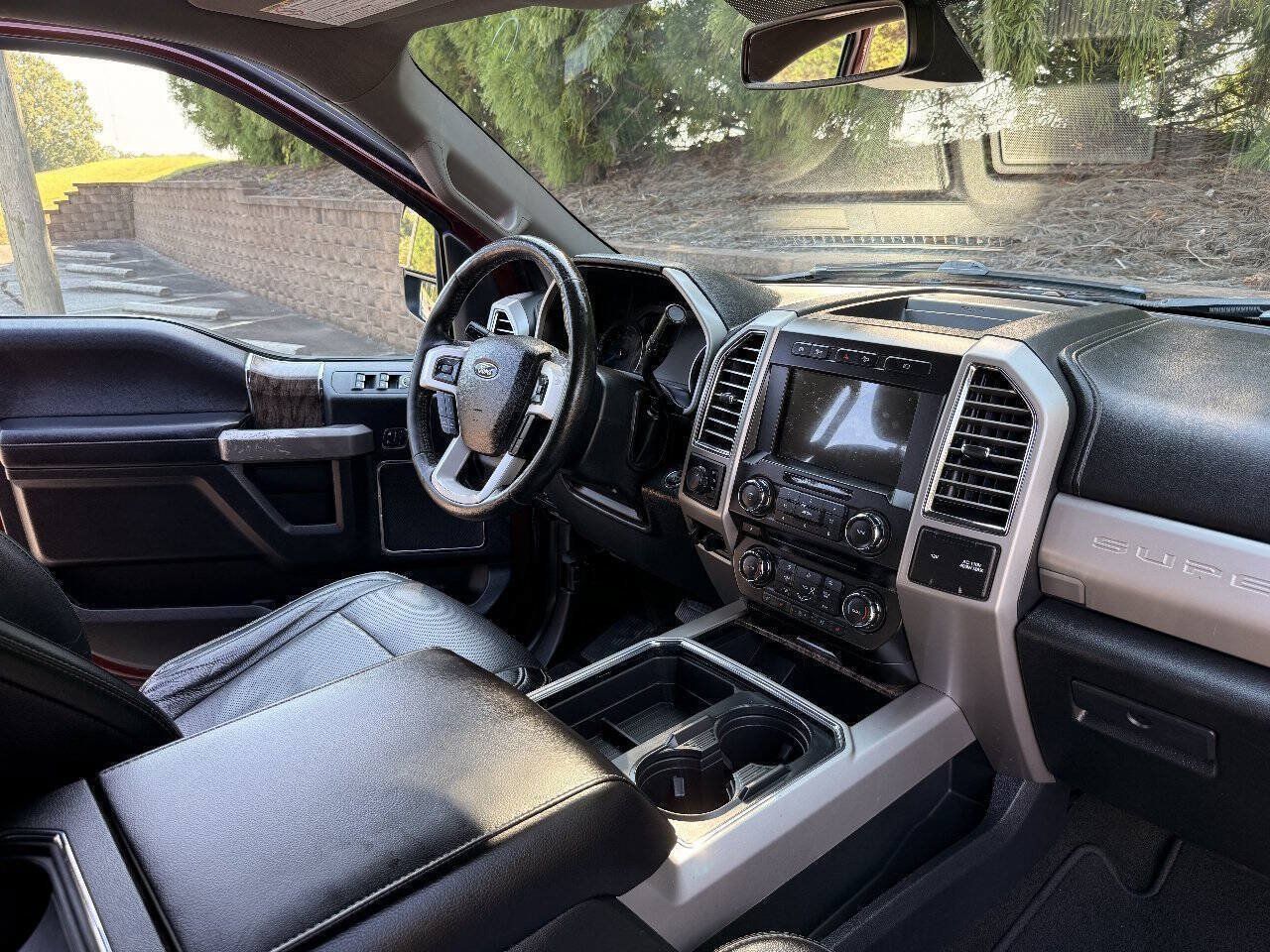 Used 2017 Ford F250 Lariat w/ Lariat Ultimate Package AWD/4WD image 30