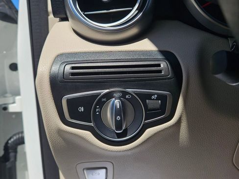 Used 2018 Mercedes-Benz GLC 300 4MATIC image 22