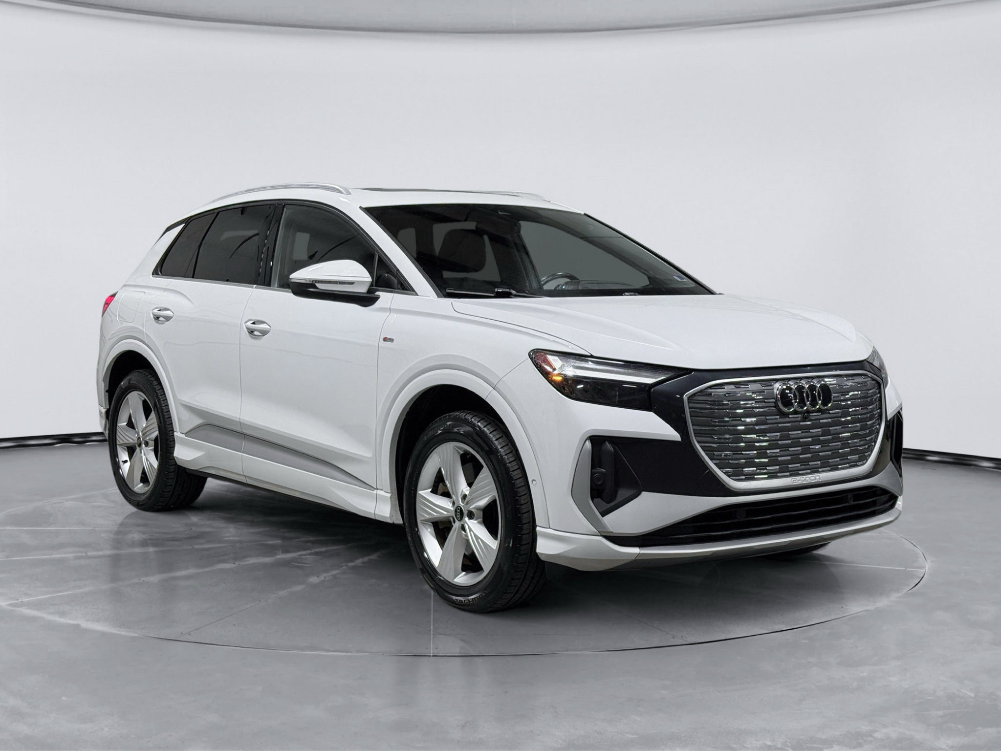 Used 2023 Audi Q4 e-tron Premium Plus AWD/4WD image 4