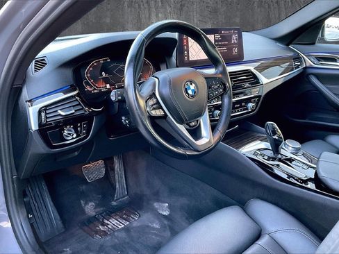 Used 2021 BMW 530i xDrive w/ Convenience Package image 17