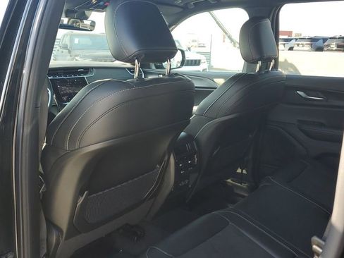 New 2025 Jeep Grand Cherokee Altitude image 15