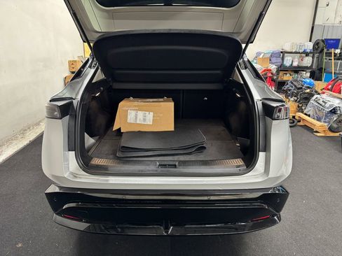 Used 2024 Nissan Ariya AWD image 6