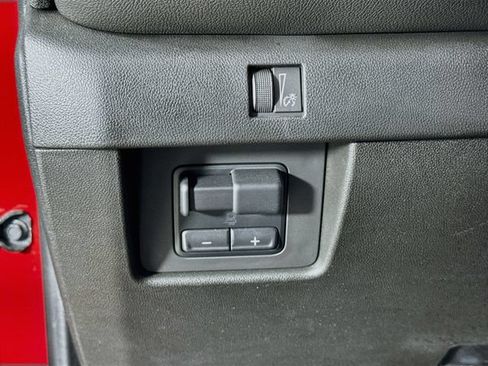 Used 2023 Chevrolet Colorado LT w/ LT Convenience Package II RWD image 10