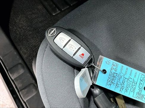 Used 2025 Nissan Frontier S w/ S Utility Package image 13