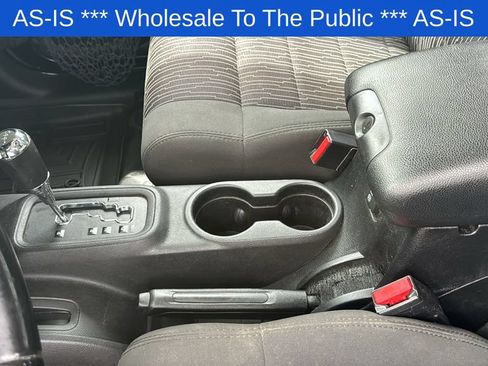 Used 2012 Jeep Wrangler Unlimited Sahara w/ Dual Top Group AWD/4WD image 24