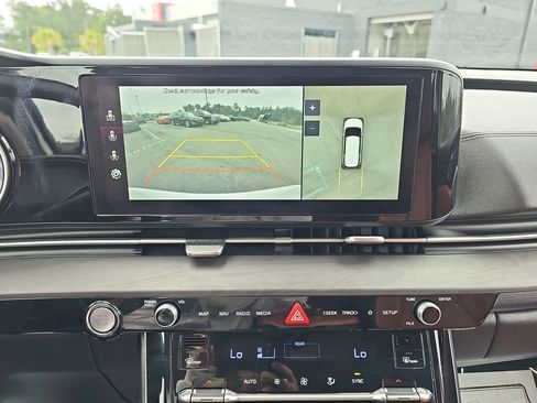 Used 2022 Kia Carnival SX FWD image 29