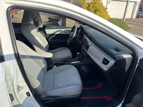 Used 2014 Toyota Corolla LE FWD image 24