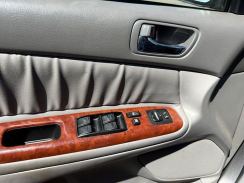 Used 2005 Toyota Camry XLE w/ XLE Premium Plus Pkg FWD image 17