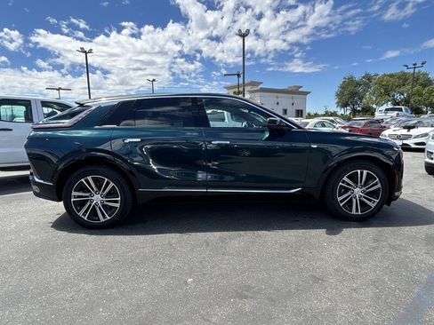 Used 2024 Cadillac Lyriq Luxury RWD image 8