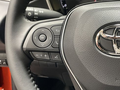 Certified 2025 Toyota Corolla SE image 19