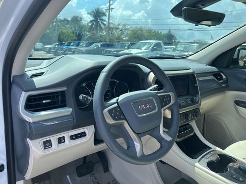 Used 2023 GMC Acadia Denali w/ Denali Ultimate Package image 10