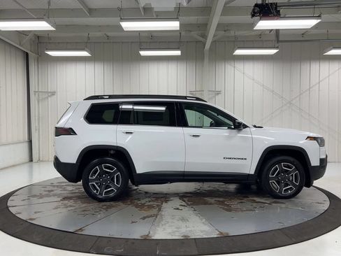 New 2026 Jeep Cherokee Laredo AWD/4WD image 9