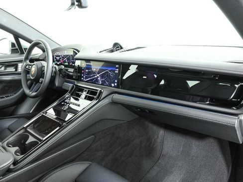 New 2025 Porsche Panamera 4 image 23