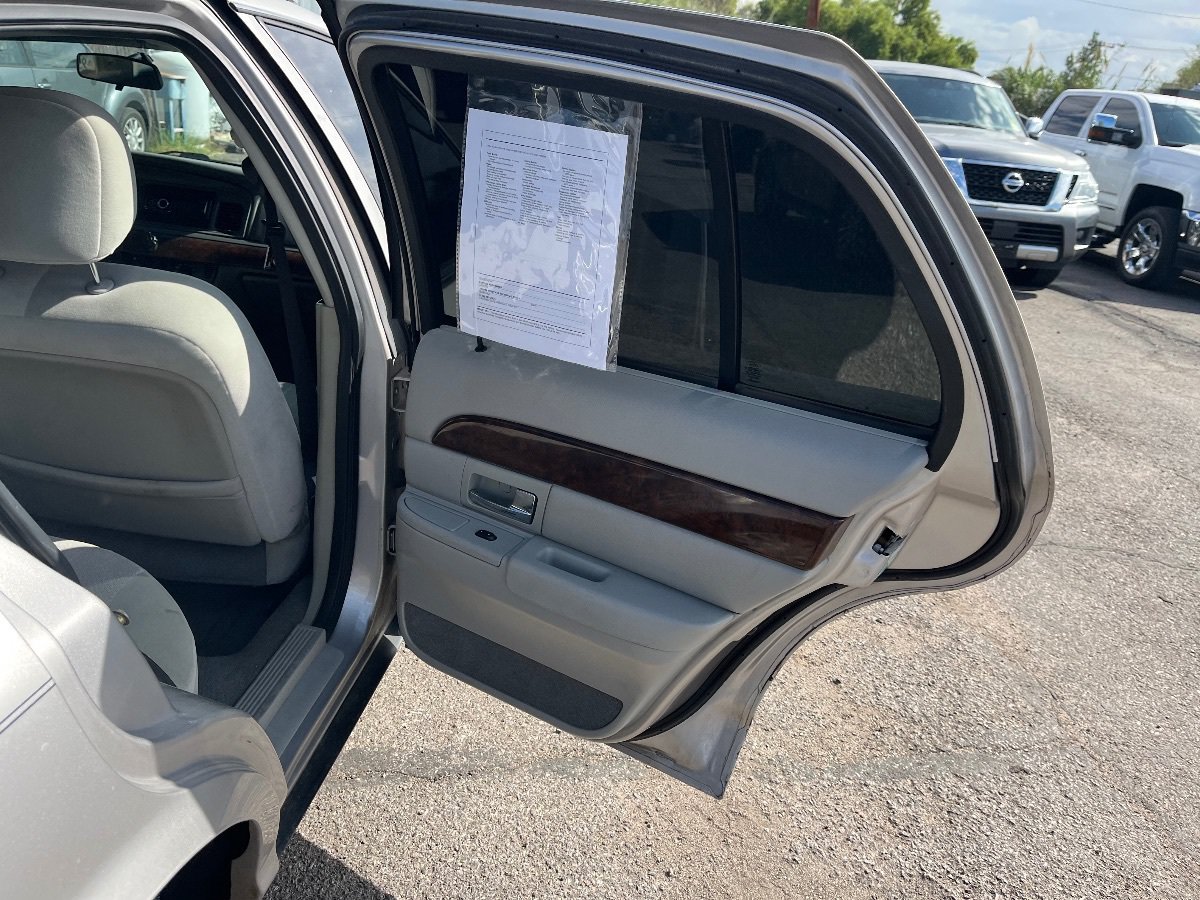 Used 2005 Mercury Grand Marquis GS RWD image 16