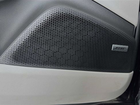 Used 2025 Porsche Macan Electric image 12