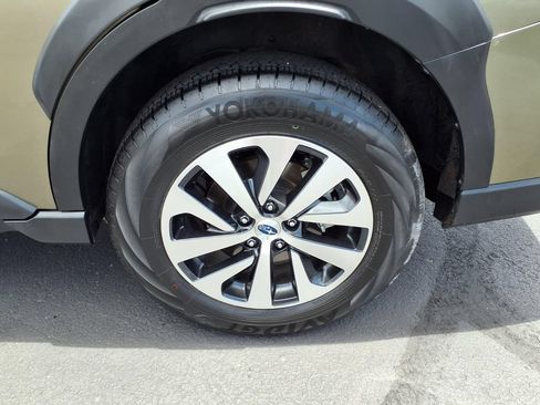 Used 2024 Subaru Outback Premium AWD/4WD image 15